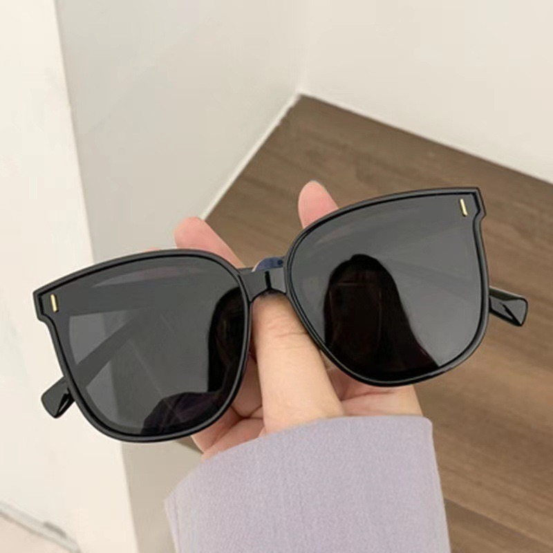ファッションスクエアパーソナリティサングラスインレトロブラッ - Street Fashion Glasses のレビューと価格