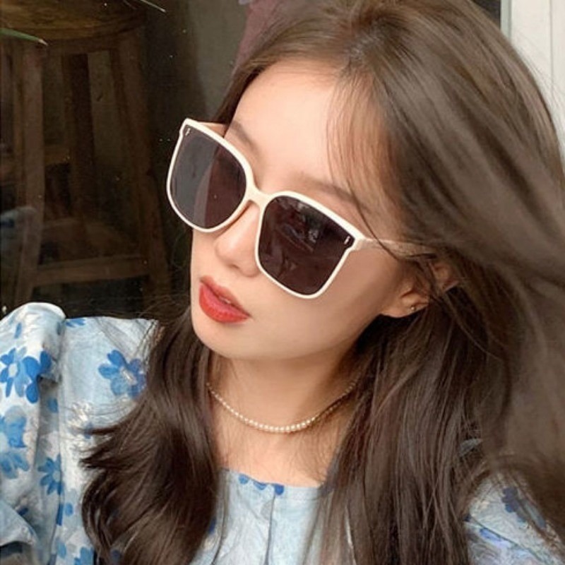 ファッションスクエアパーソナリティサングラスインレトロブラッ - Street Fashion Glasses のレビューと価格